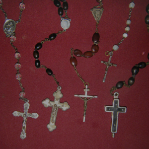 Wooden-Rosary-Bead-Necklace-Back_300x (5)